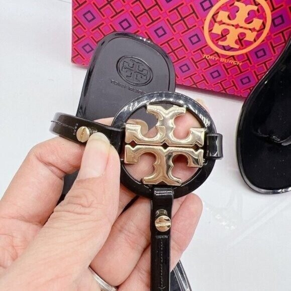 Tory Burch Mini Miller Womens Thong Flat Sandal Black Rubber Gold Logo US 7 - Picture 6 of 9